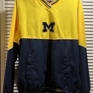 U of M Mens Pull Over Windbreaker